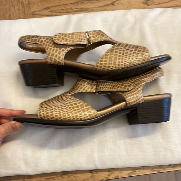 SAS SUNTIMER BEIGE CROC SANDALS. NEW - Picture 5 of 11